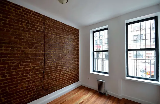 Rented by CITY SKYLINE REALTY INC | media 18