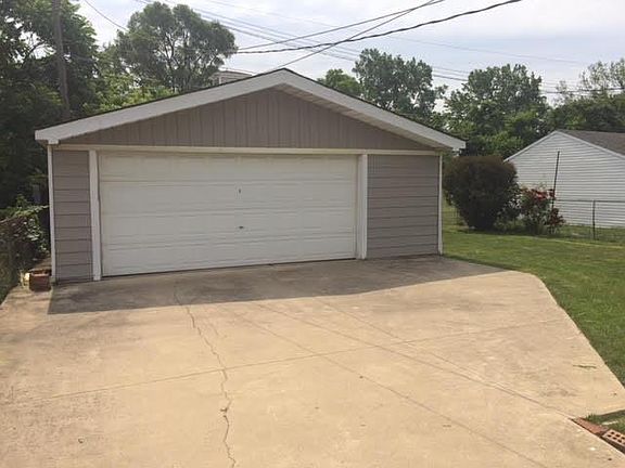 2nd image of 1335 Lejeune Ave