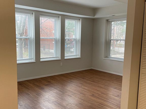 2nd image of 303-5315 Savoy Ct