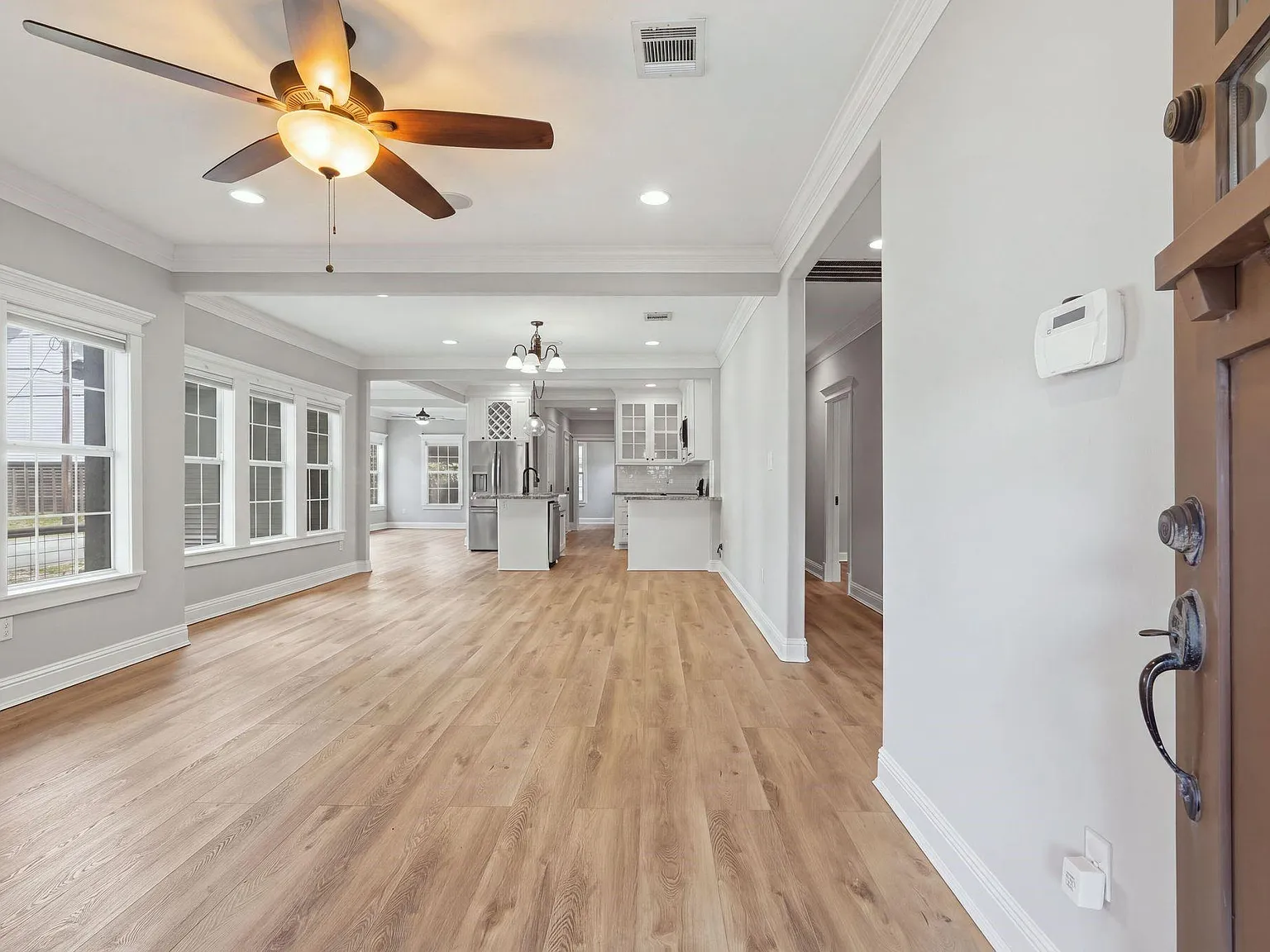3 bed, 2.5 bath, 2132 sqft, $3,300 — Photo 3