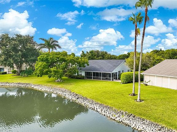 3rd image of 6536 Ilex Cir