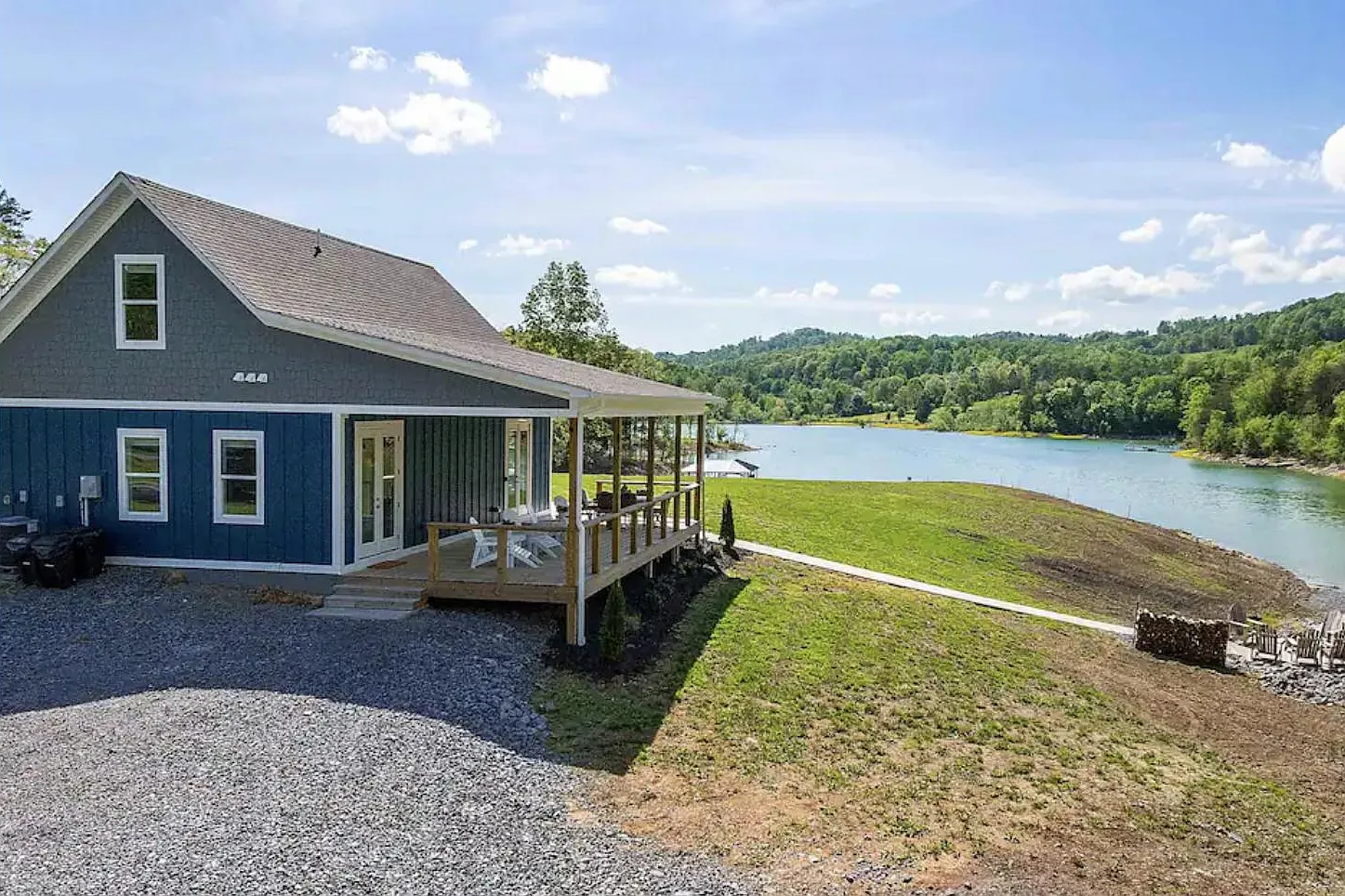 3 bed, 3.5 bath, 1296 sqft, $2,200 — Photo 1