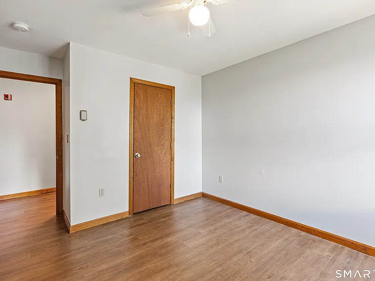 180 N Cherry St #15 — Photo 8