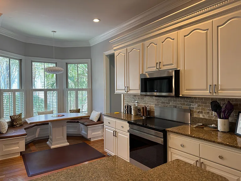 321 N Shelmore Blvd — Photo 4