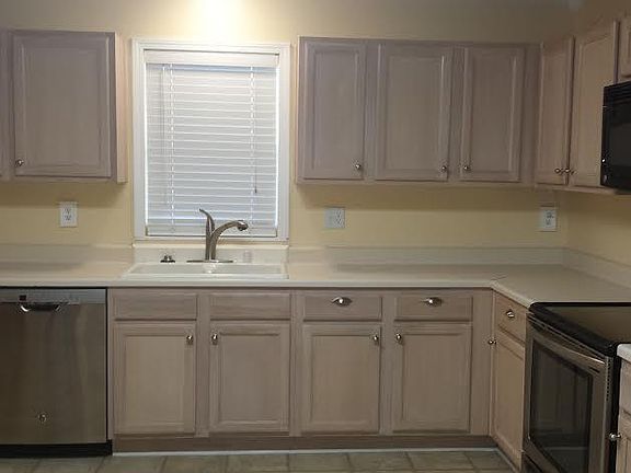 4th image of 2931 Celian Dr