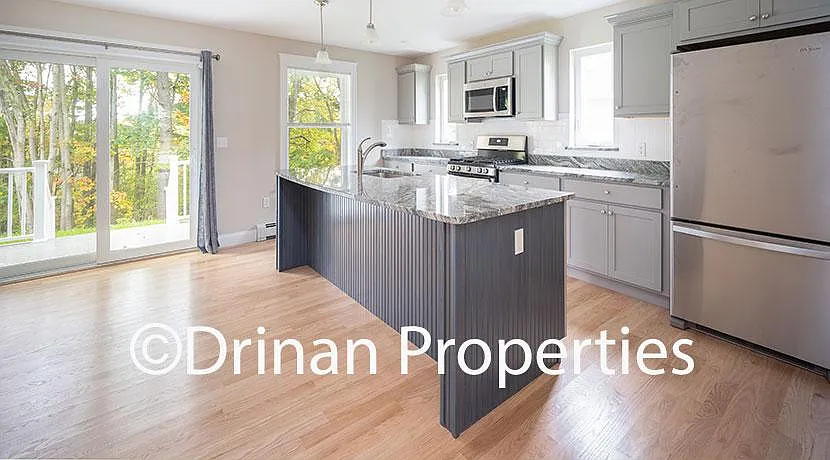 2 bed, 2.5 bath, 1800 sqft, $3,200 — Photo 4