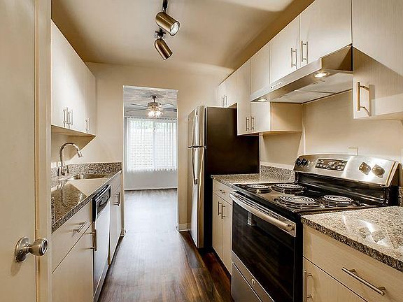 2nd image of 15441 NE 13th Pl #712