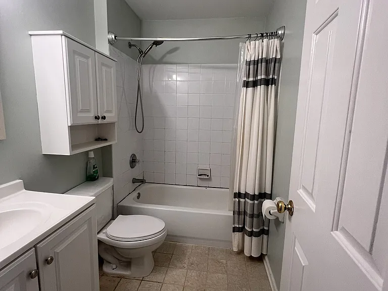 3985 Shallowford Gre Ct — Photo 17