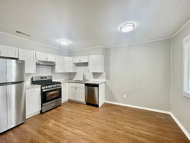 Sundance Apartments — Photo 33