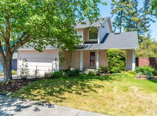 1736 SW Putnam Dr, Oak Harbor, WA