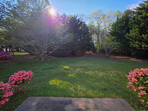5th image of 113 Skilton Dr
