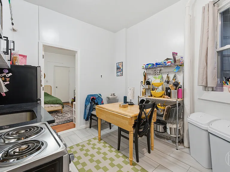 426 E 73rd St #1RW — Photo 4