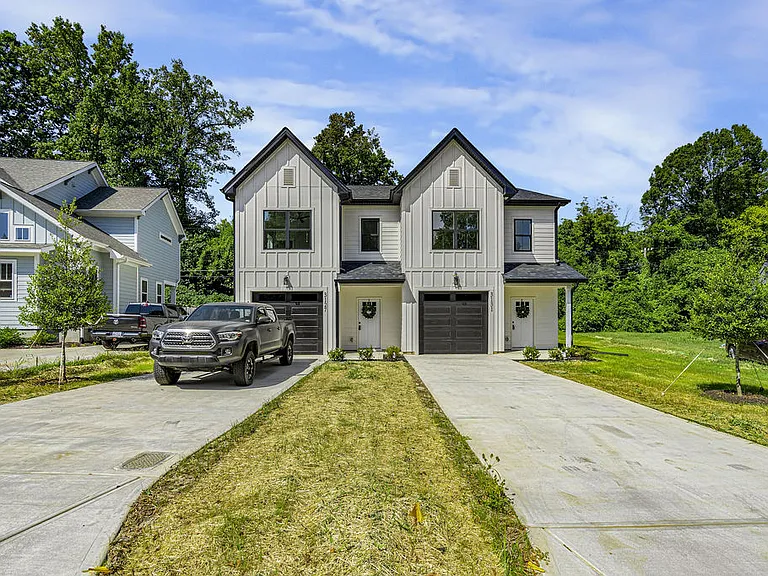 3127 Columbus Cir — Photo 1