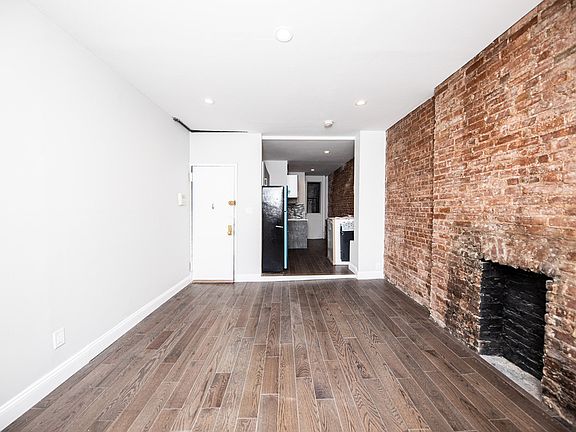 3rd image of 310 E 89th St #N17