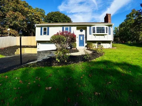 20 Como Dr, Attleboro, MA 02703