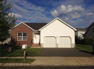 11 Canal View Dr, Lawrence, NJ 08648