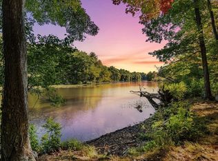 28 Adams Ct, Amesbury, MA 01913