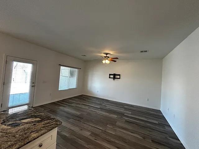 1298 E Avenida Fresca — Photo 14