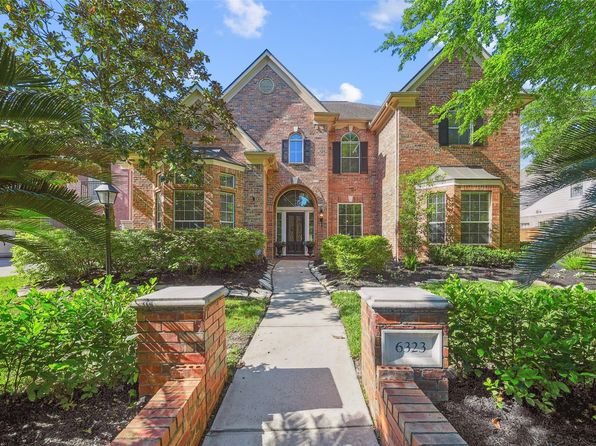 Property image for 6323 Hidden Lakes Dr, Kingwood, TX 77345