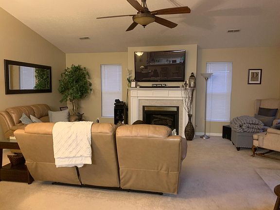 3rd image of 8509 Savannah Ct