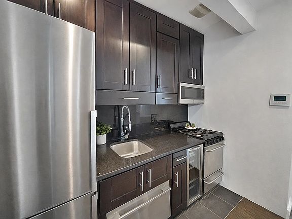 3rd image of 432 E 13th St #C-2