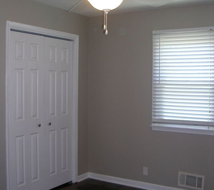 2nd image of 1015 SW Ingleside Pl