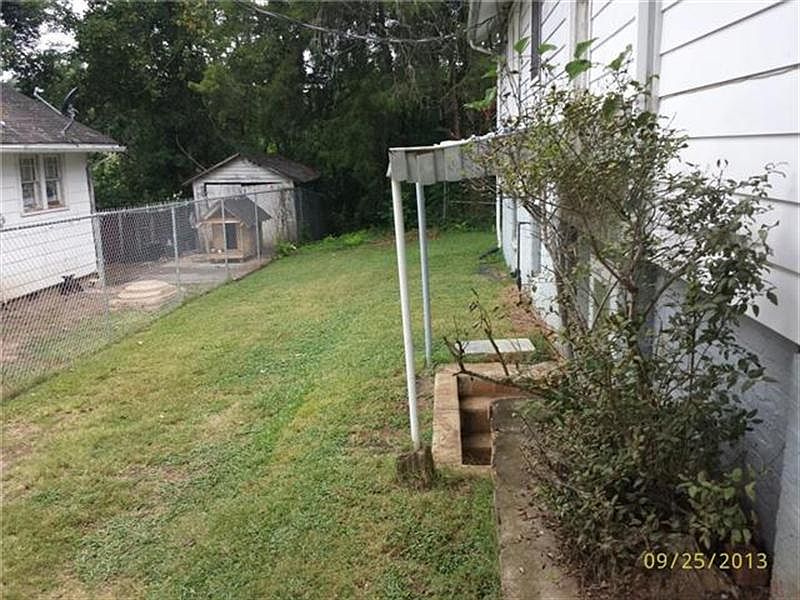 2nd image of 2904 S Main St