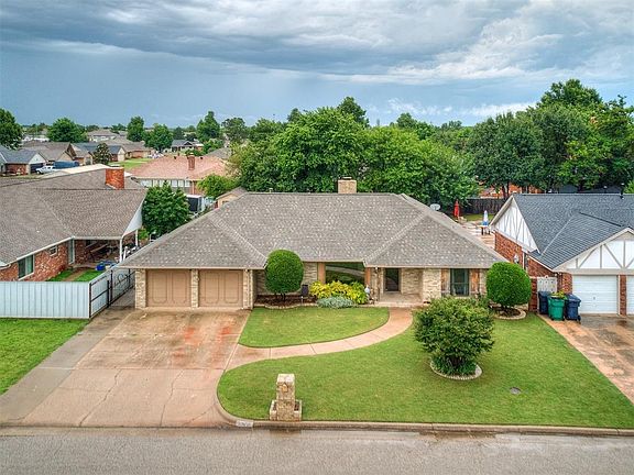 2nd image of 10037 Henderson Dr