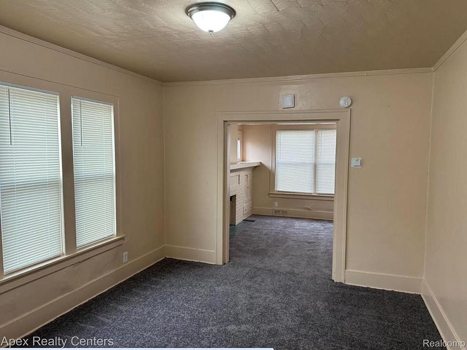 12144 Washburn St, photo 17