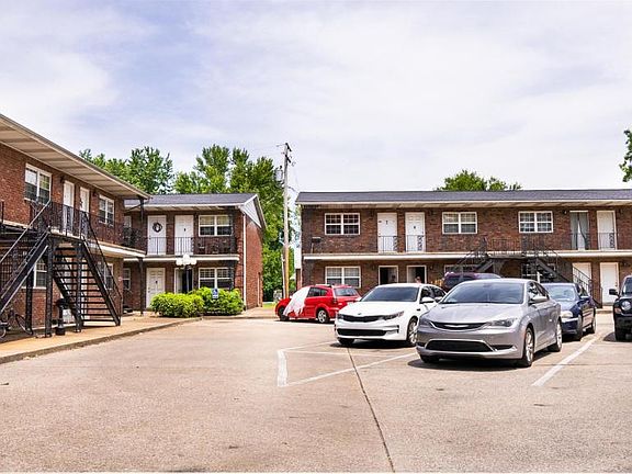2nd image of 2425 N Park Dr Unit 1E