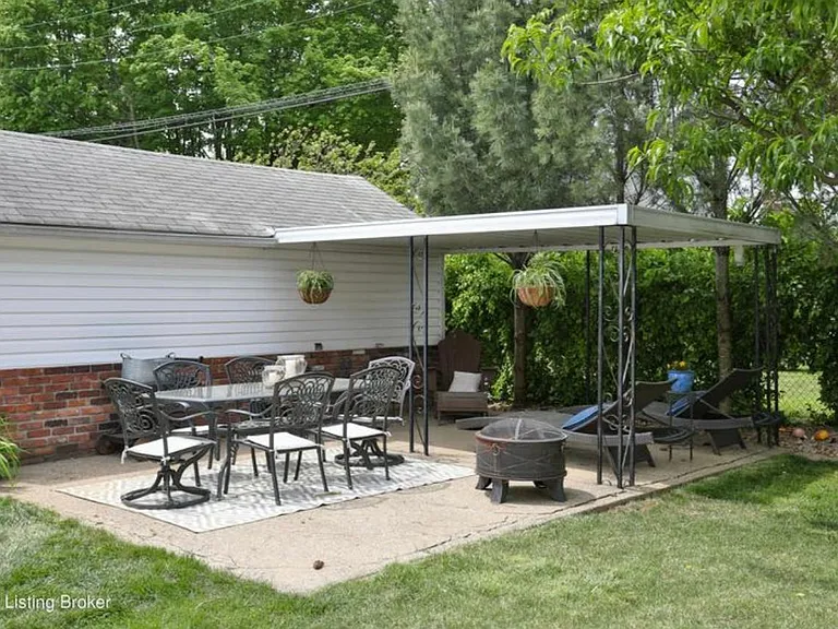 4215 Churchill Rd — Photo 26