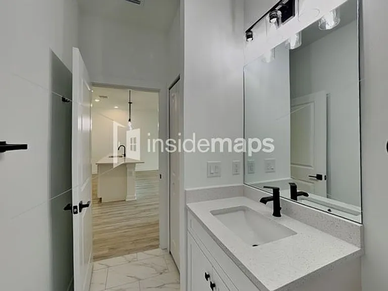 1133 Abrams Blvd — Photo 32