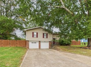 875 Meadow Lane Dr, Harrison, AR 72601
