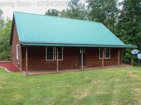 3226 Birch Run Rd, Millington, MI 48746
