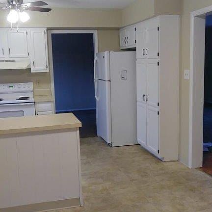 4th image of 717 Millcreek Ln