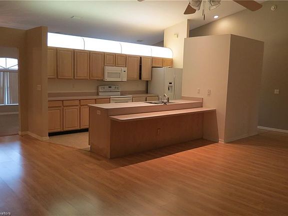 3rd image of 1742 Evangeline Ave