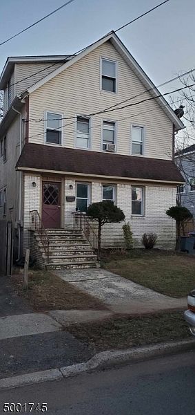 1st image of 366 E SOUTH AVE