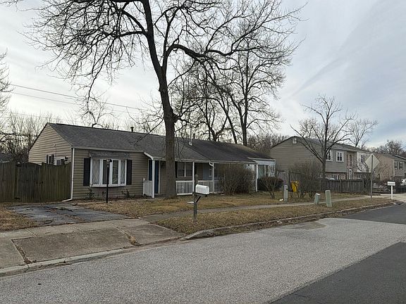 3rd image of 1073 Kings Rd