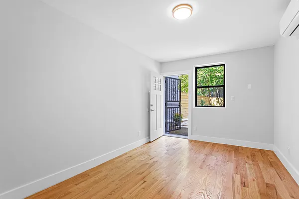 Rented by Compass | media 34