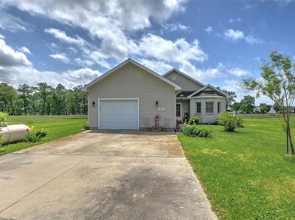455 Beyers Lake Est, Pana, IL 62557
