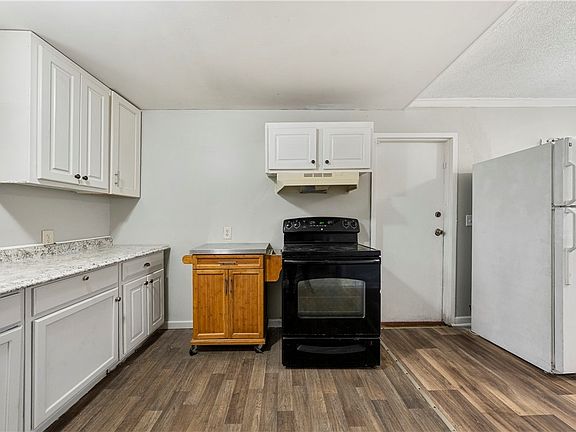 3rd image of 604 20th St