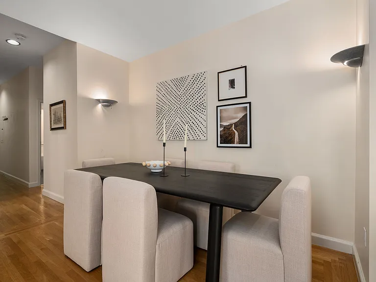 2 Clarendon St #302 — Photo 12