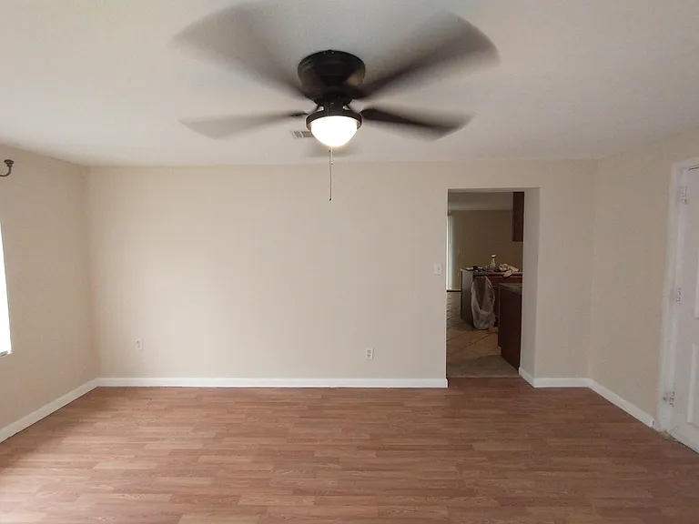 1001 Santa Barbara Dr — Photo 7