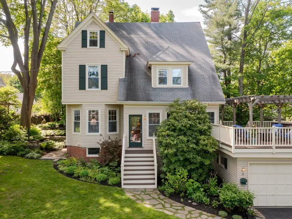 29 Woodland Road, Cape Elizabeth, ME 04107