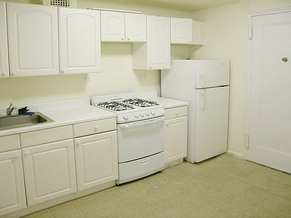 2nd image of 14325 84th Dr APT 3D