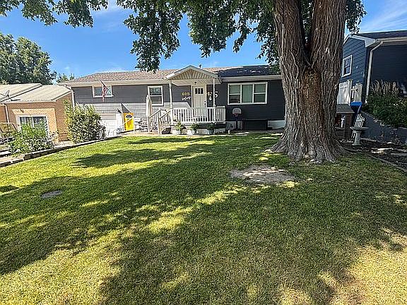 2nd image of 605 Pearl St
