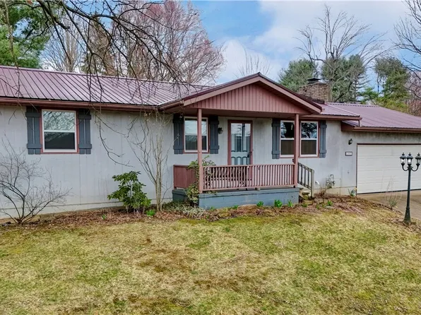 345 Springbrook Dr SW, New Philadelphia, OH 44663