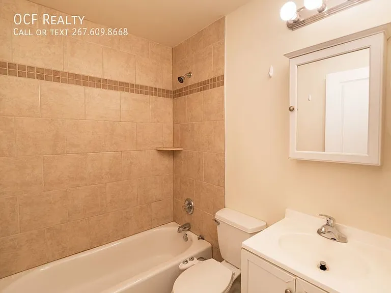 330 N Preston St #UPPER LEVEL — Photo 15