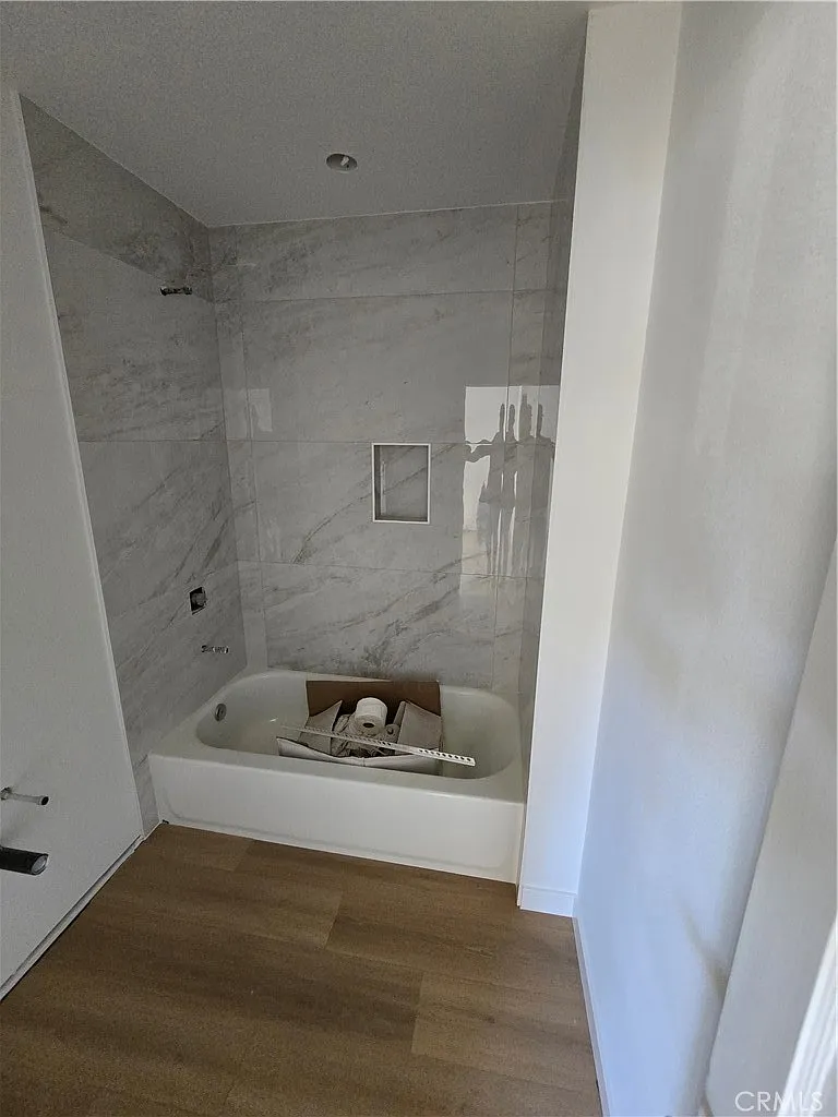 3 bed, 1127 sqft, $5,500 — Photo 4