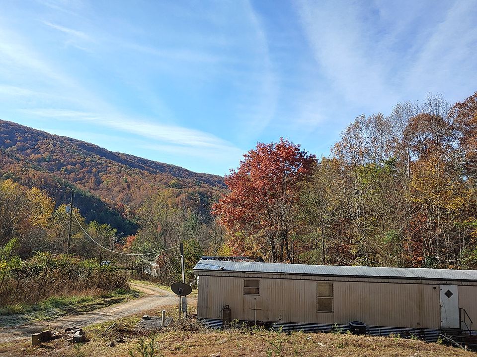 2nd image of 2961 Orange Ln